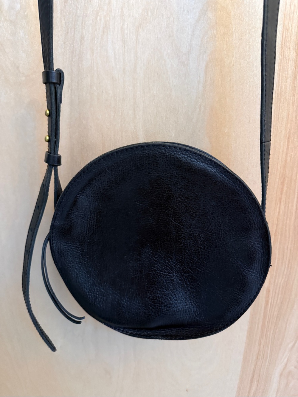 Madewell Black Leather Circular Crossbody Bag - Picture 5 of 16